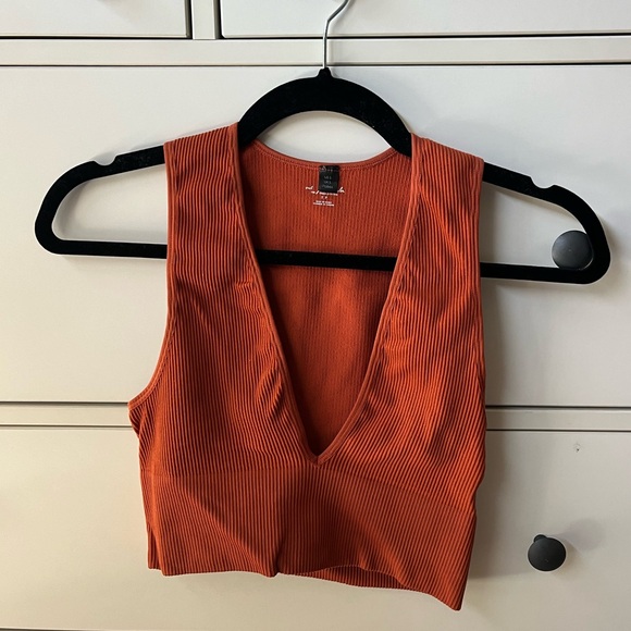 Urban Outfitters Hailey Seamless Plunge Bra Top - Picture 2 of 2